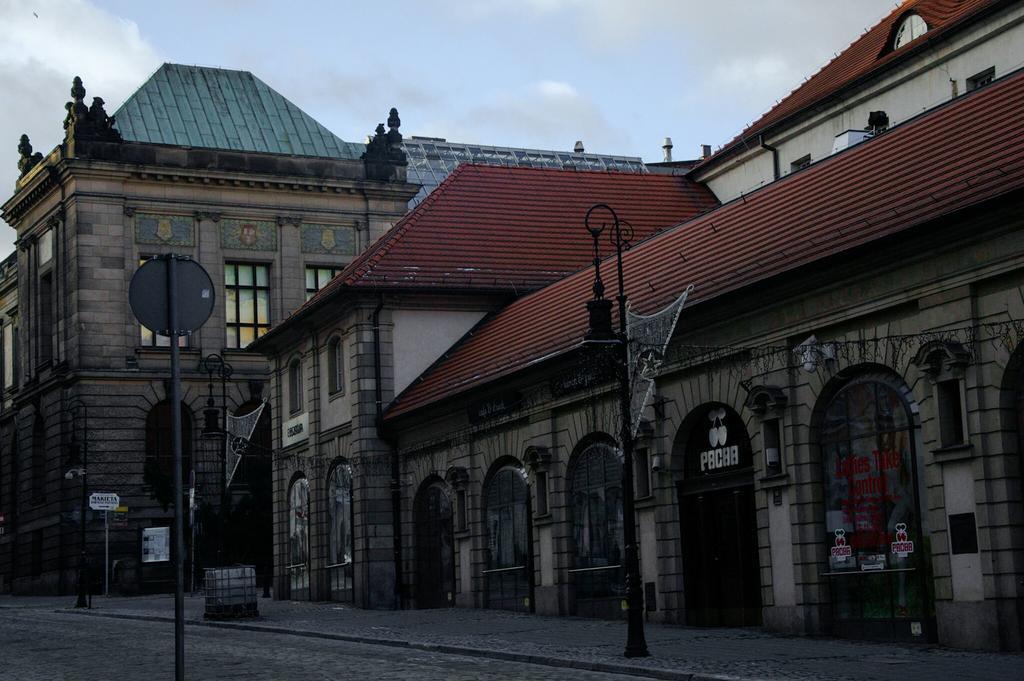 פוזנן Apartamenty Stary Rynek Paderewskiego מראה חיצוני תמונה